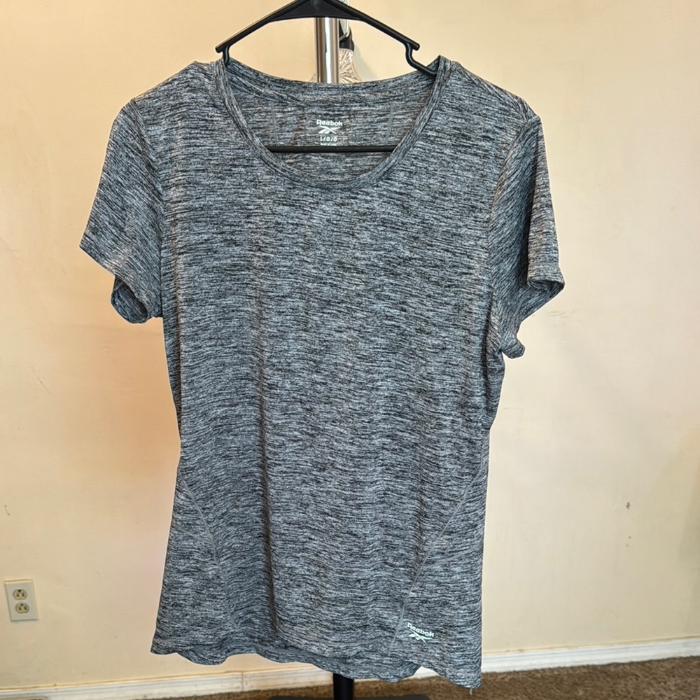 Reebok Gray Fitted Short Sleeve Tee